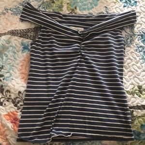I’m selling an off the shoulders shirt! :)